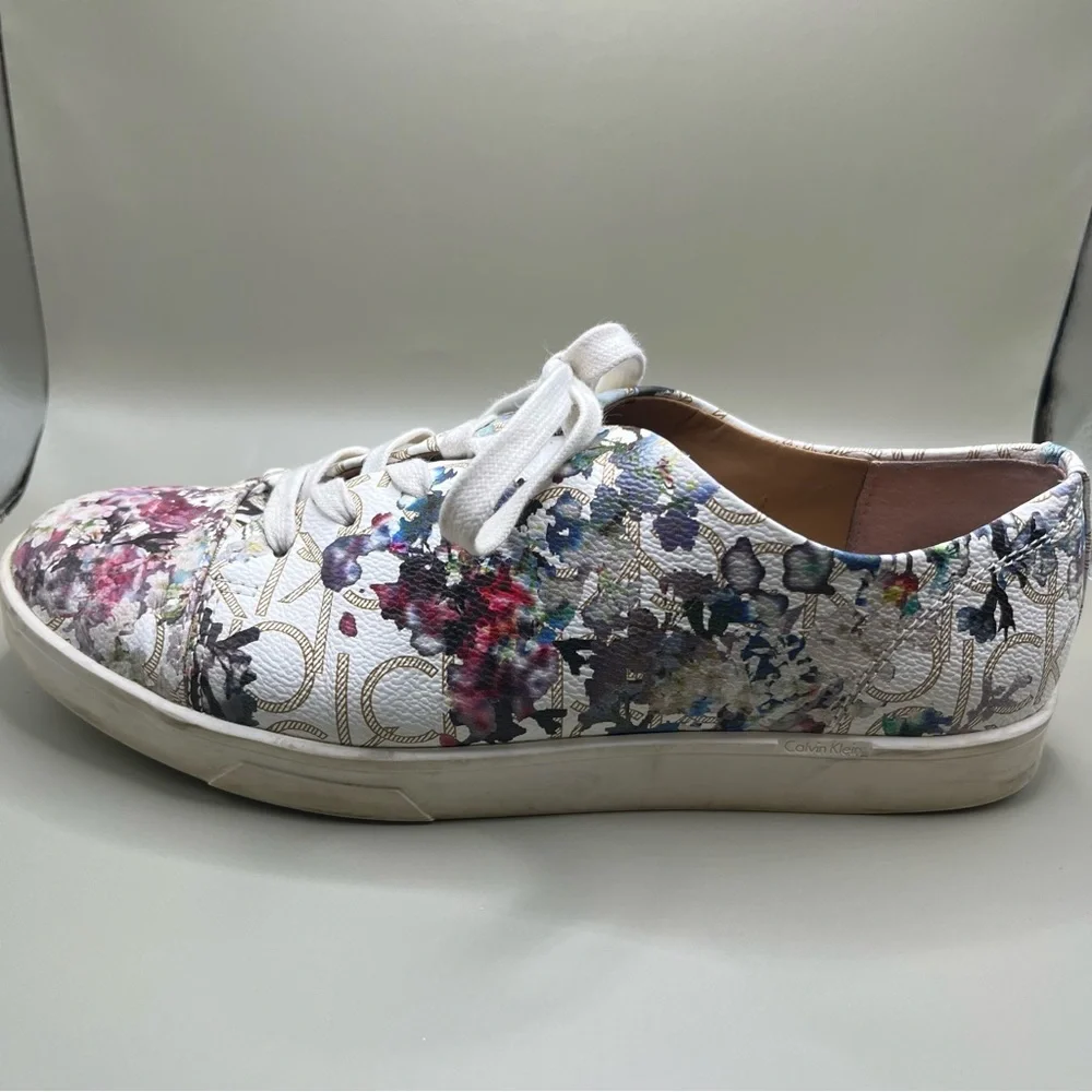 Calvin Klein Imilia Sneakers Floral on White Background Sz‎ 9.5